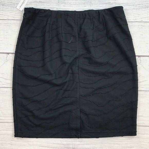 Dressbarn Skirt sz 1X Plus Straight Pull on Length 23" Black Textured New NWT - Picture 4 of 8